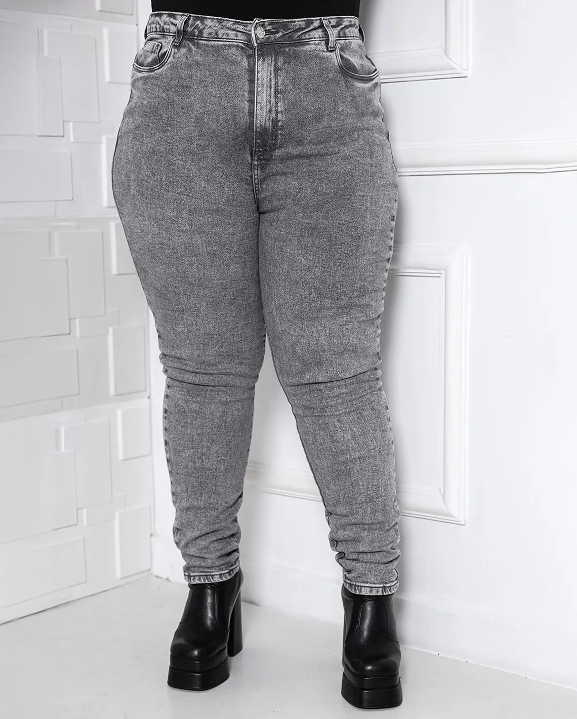 Calça Jeans Mom Feminina Plus Size Básica com Elastano 00229 Cinza