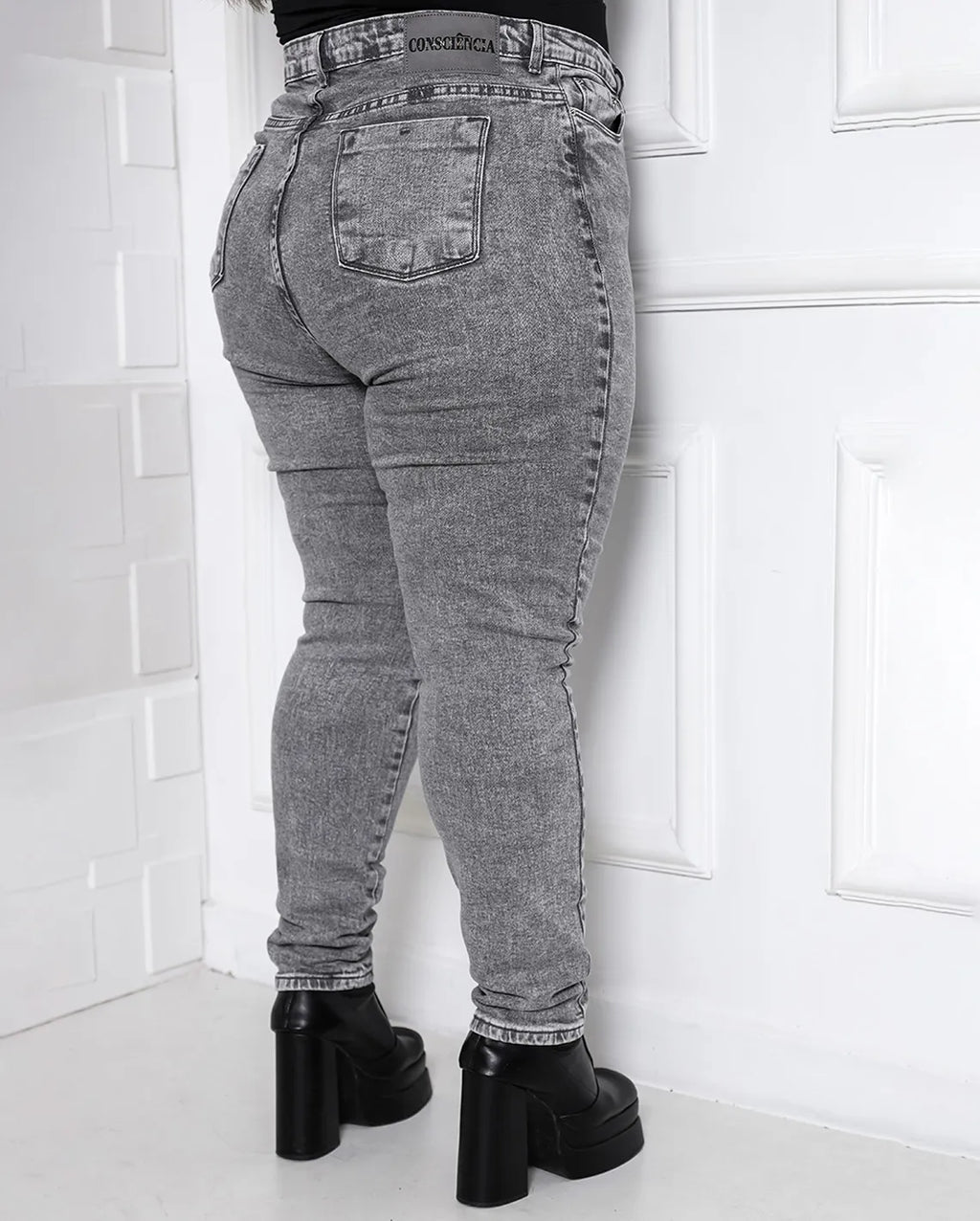 Calça Jeans Mom Feminina Plus Size Básica com Elastano 00229 Cinza