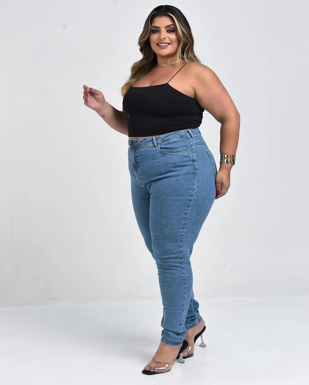 Calça Jeans Mom Feminina Plus Size Básica com Elastano 00229 Média