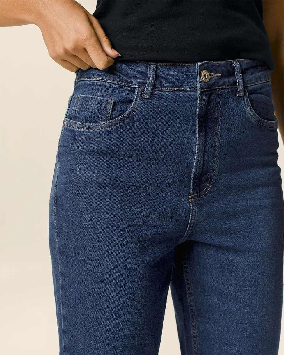Calça Feminina Mom Bolso Funcional Em Jeans Com Elastano - 1000125707