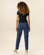Calça Feminina Mom Bolso Funcional Em Jeans Com Elastano - 1000125707