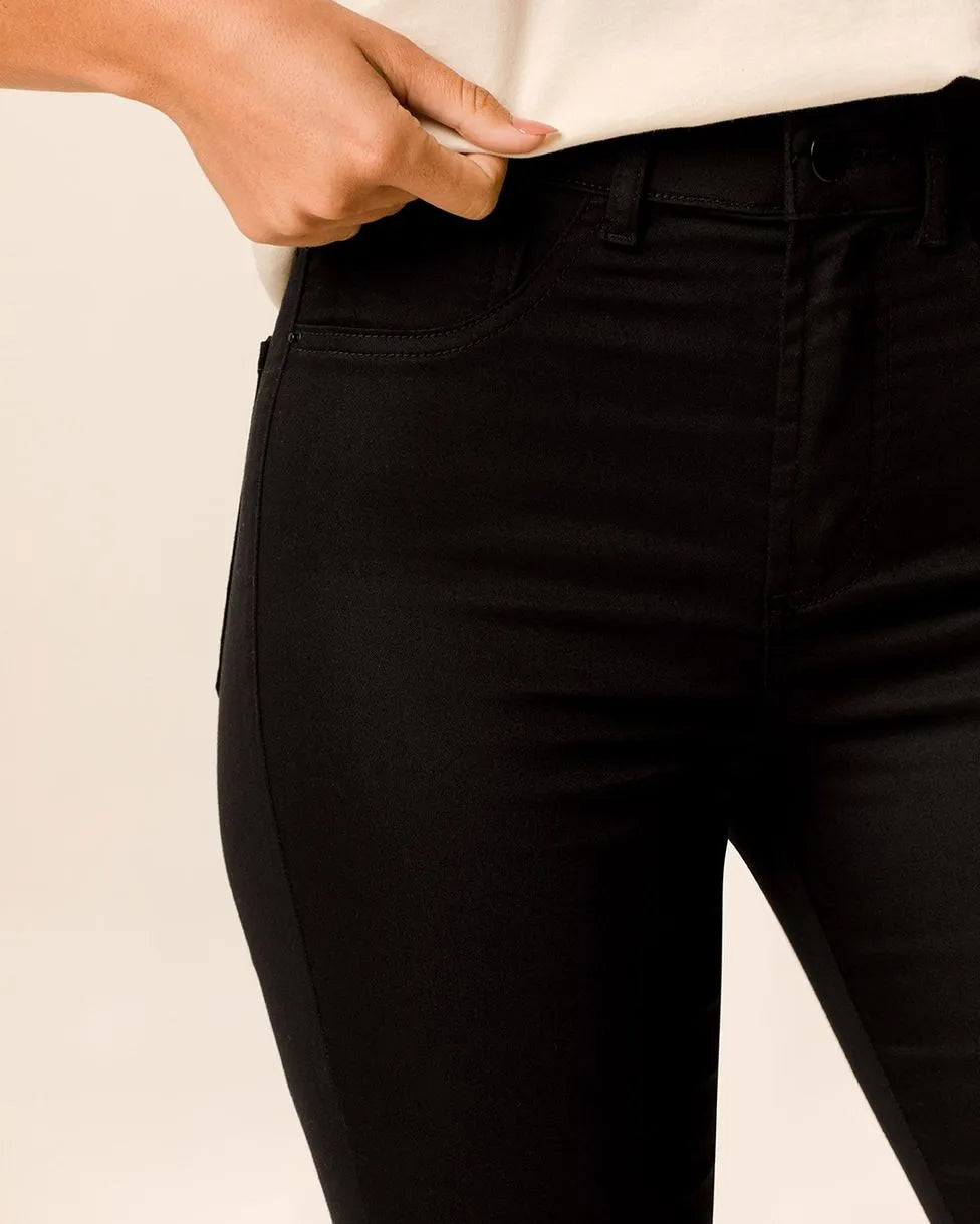 Calça Flare Feminina Bolso Funcional Em Sarja Com Elastano - 1000128744